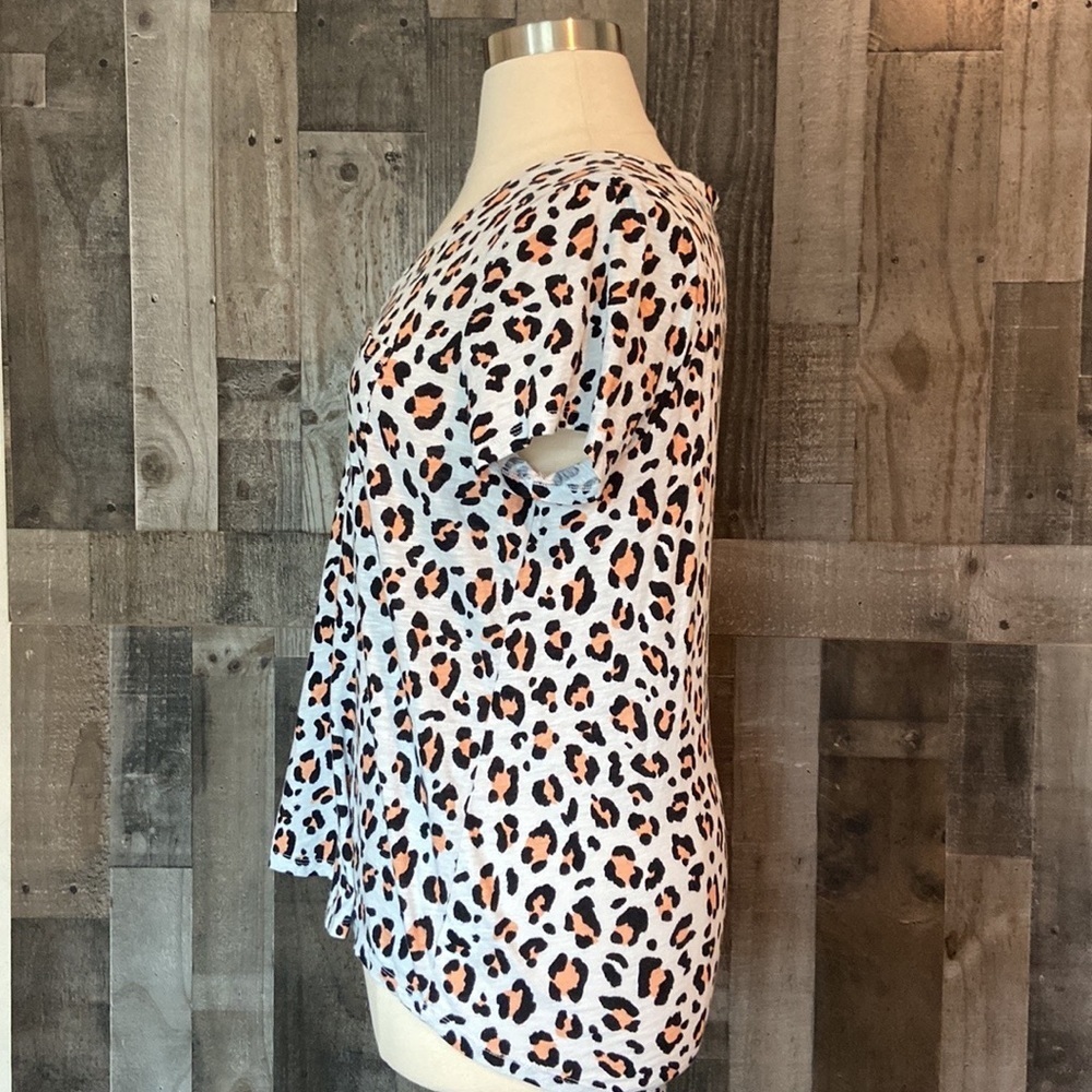 Torrid 0 Leopard Print Tee Relaxed Fit Pastel Cas… - image 5
